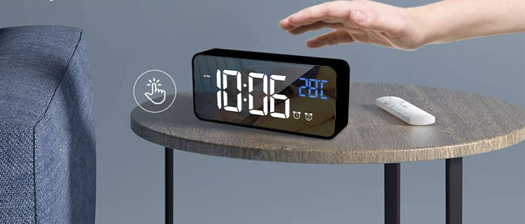 reloj despertador con pantalla digital